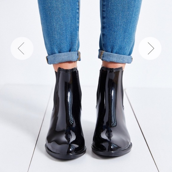 j crew black rain boots